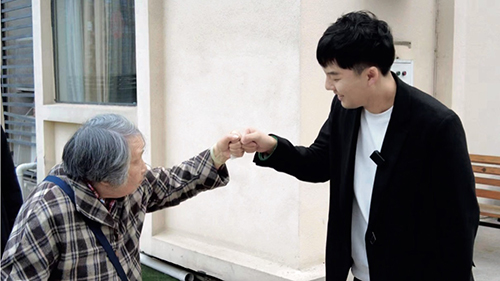 00后为什么不能拼养老事业？