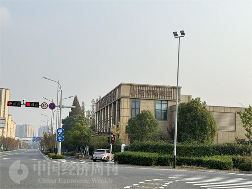 1701249684853411.jpg 4.jpg