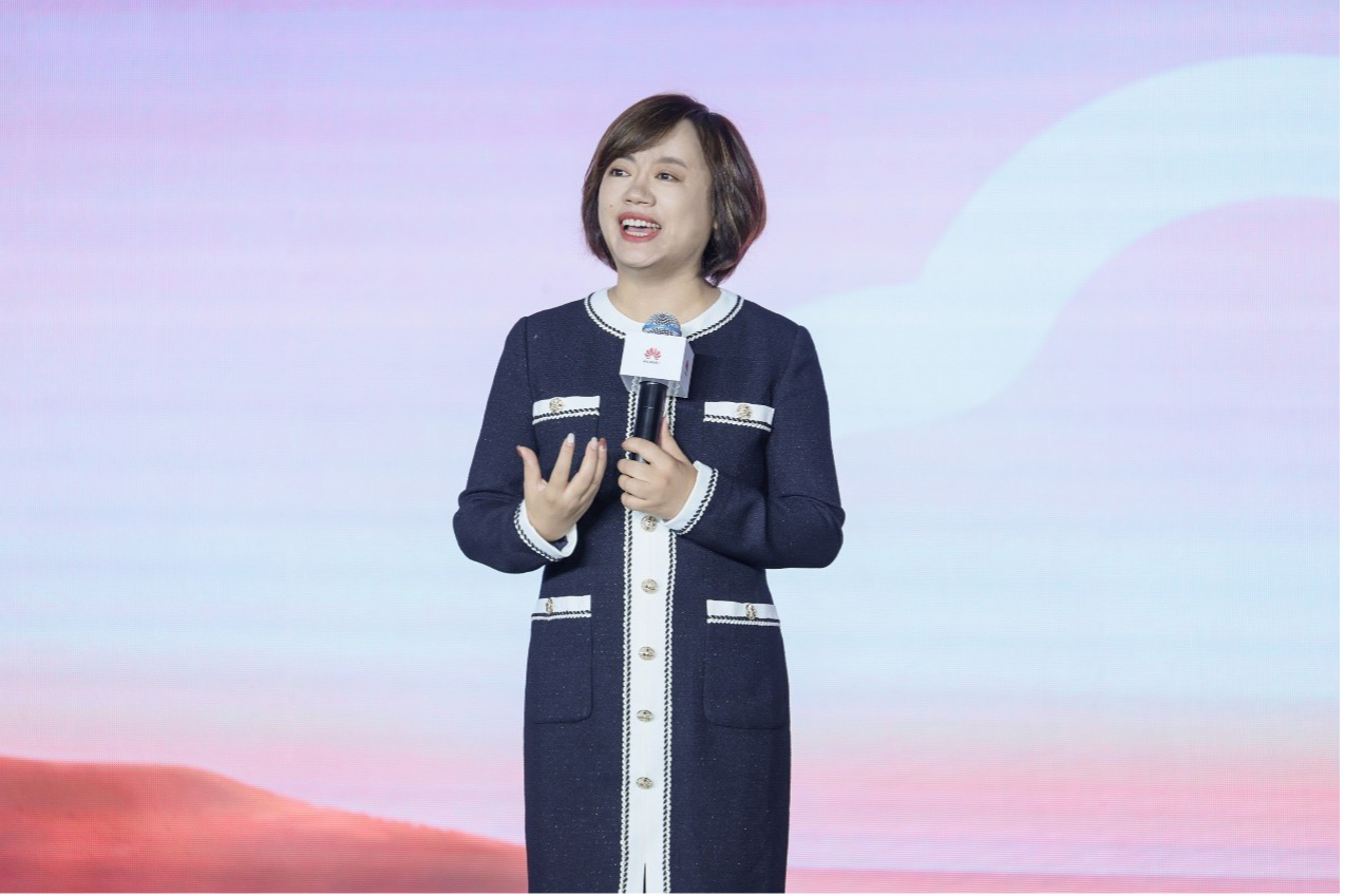 图1：华为云全球Marketing与销售服务总裁石冀琳.jpg