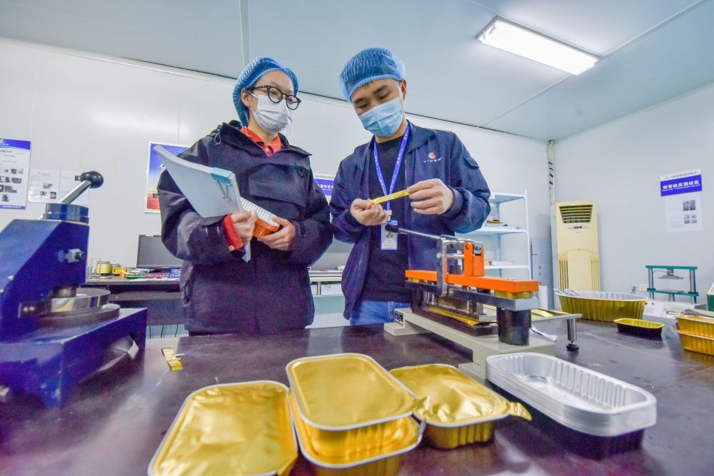 积极作为坚定前行中小微企业发展一线观察