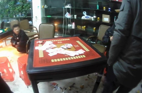 重庆巫溪公安捣毁一聚众赌博窝点