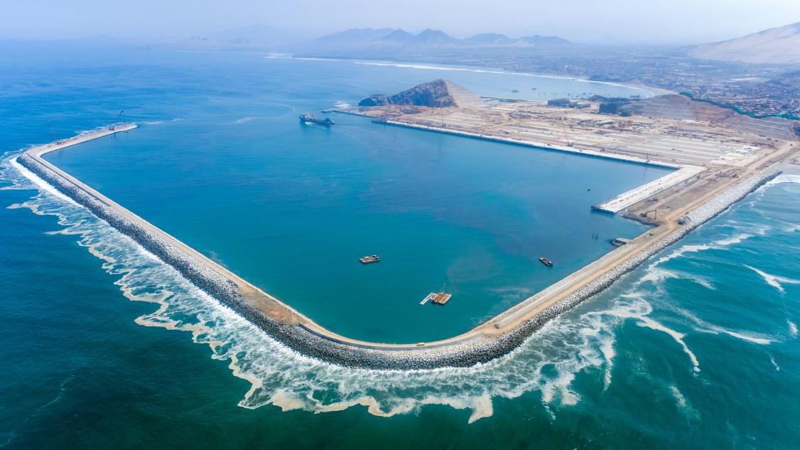 践行企业担当秘鲁钱凯港项目团队护航儿童健康成长