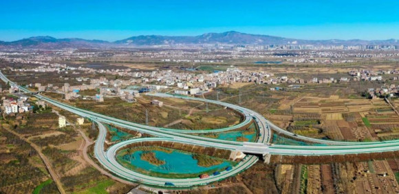 农发行昭通市分行信贷支持的西环高速公路项目该项目是云南省"四个