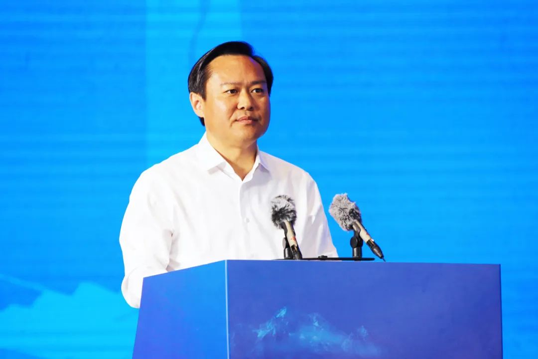 实施项目279个,选派五批227名干部人才,2052名柔性人才赴海北州挂职