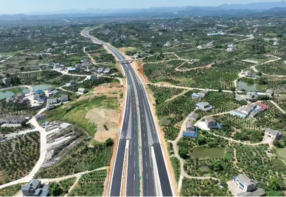 农发行湖北宜都市支行投放贷款1.5亿元助力宜都交通“壮筋骨”.jpg