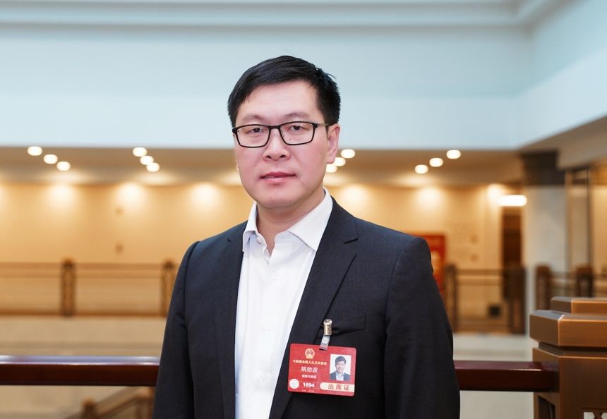 全国人大代表姚劲波：引导激励人工智能加速“落地应用端”