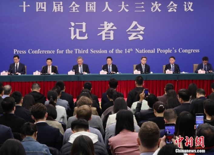 经济主题记者会：五位部长回应热点关切