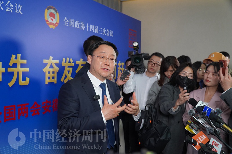 全国人大代表、科大讯飞董事长刘庆峰：中国大模型不能再被“卡脖子”
