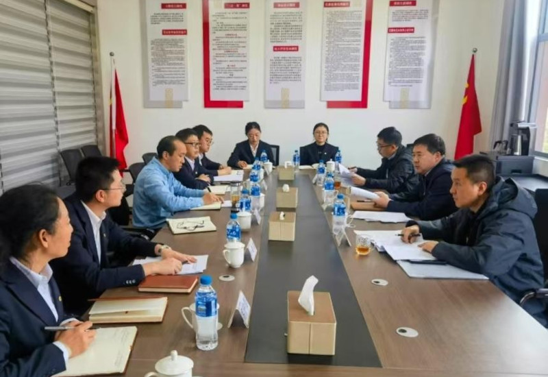 农发行云南省分行党委书记、行长董承良一行赴罗平、师宗、陆良县支行调研.jpg