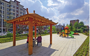 在昌邑区欣昌街，新建的转角公园深受驻街老年居民的喜爱。.png