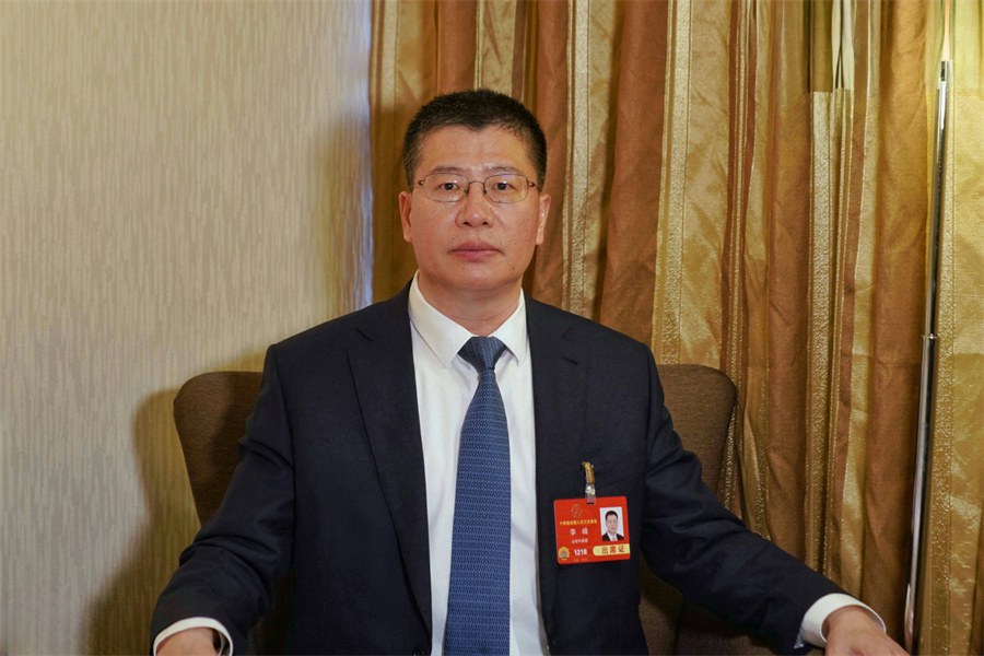 李峰.jpg