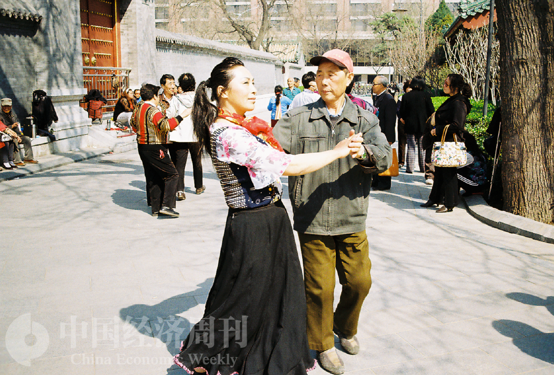 银发旅游列车密集启程 激活万亿元银发经济蓝海