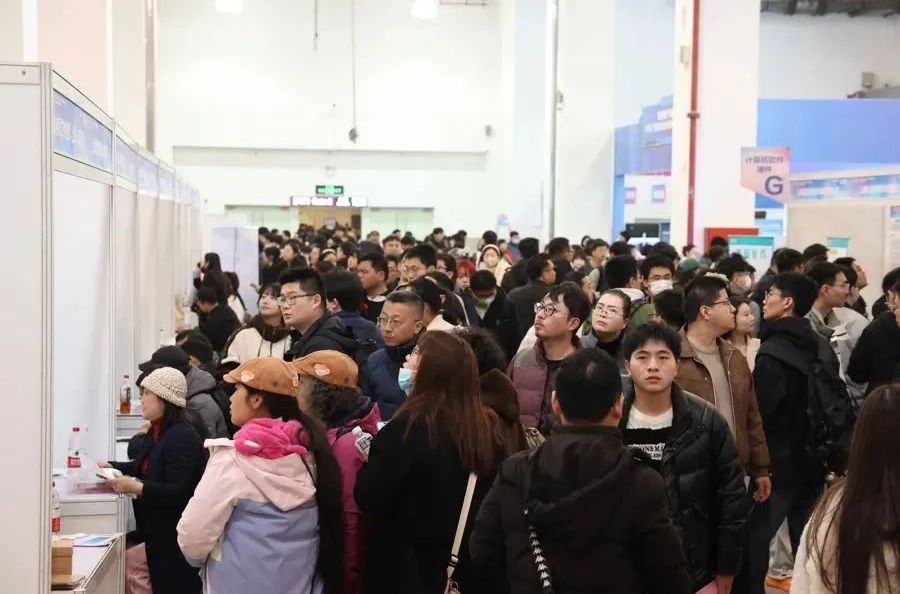“实习生也月入过万”，这一行业严重缺人！