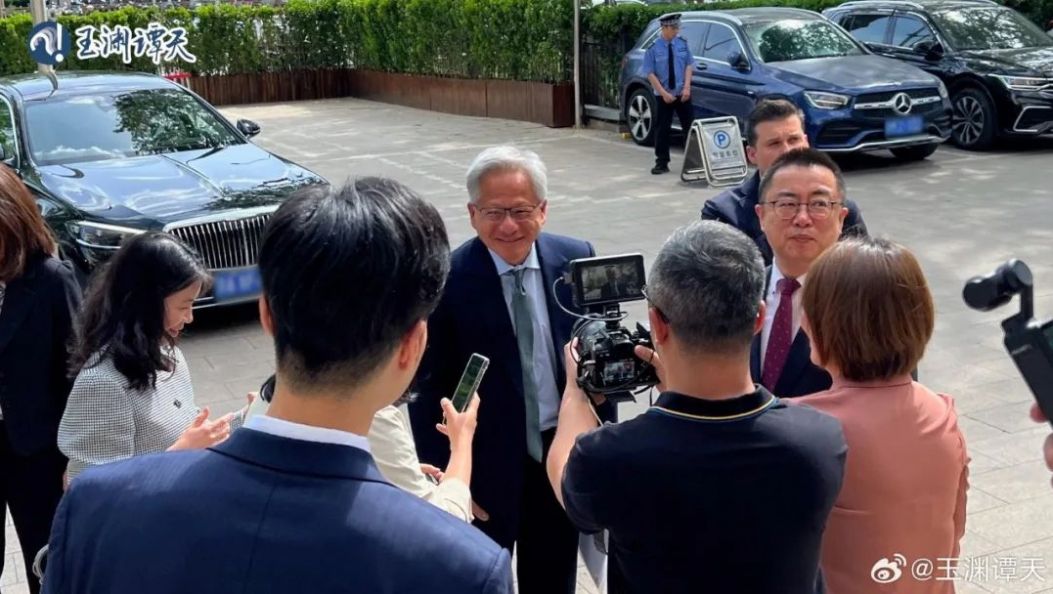 美国滥施关税，谁先着急？