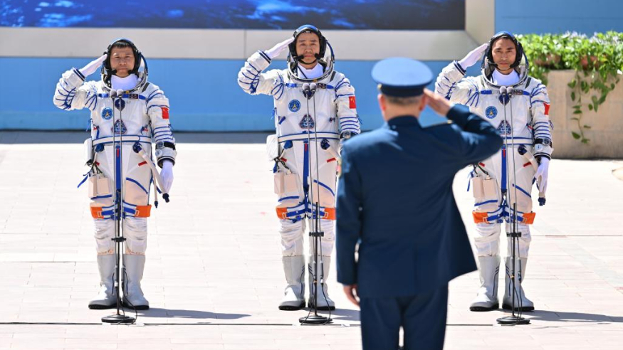新华全媒+丨神舟二十号航天员乘组出征仪式在酒泉卫星发射中心举行