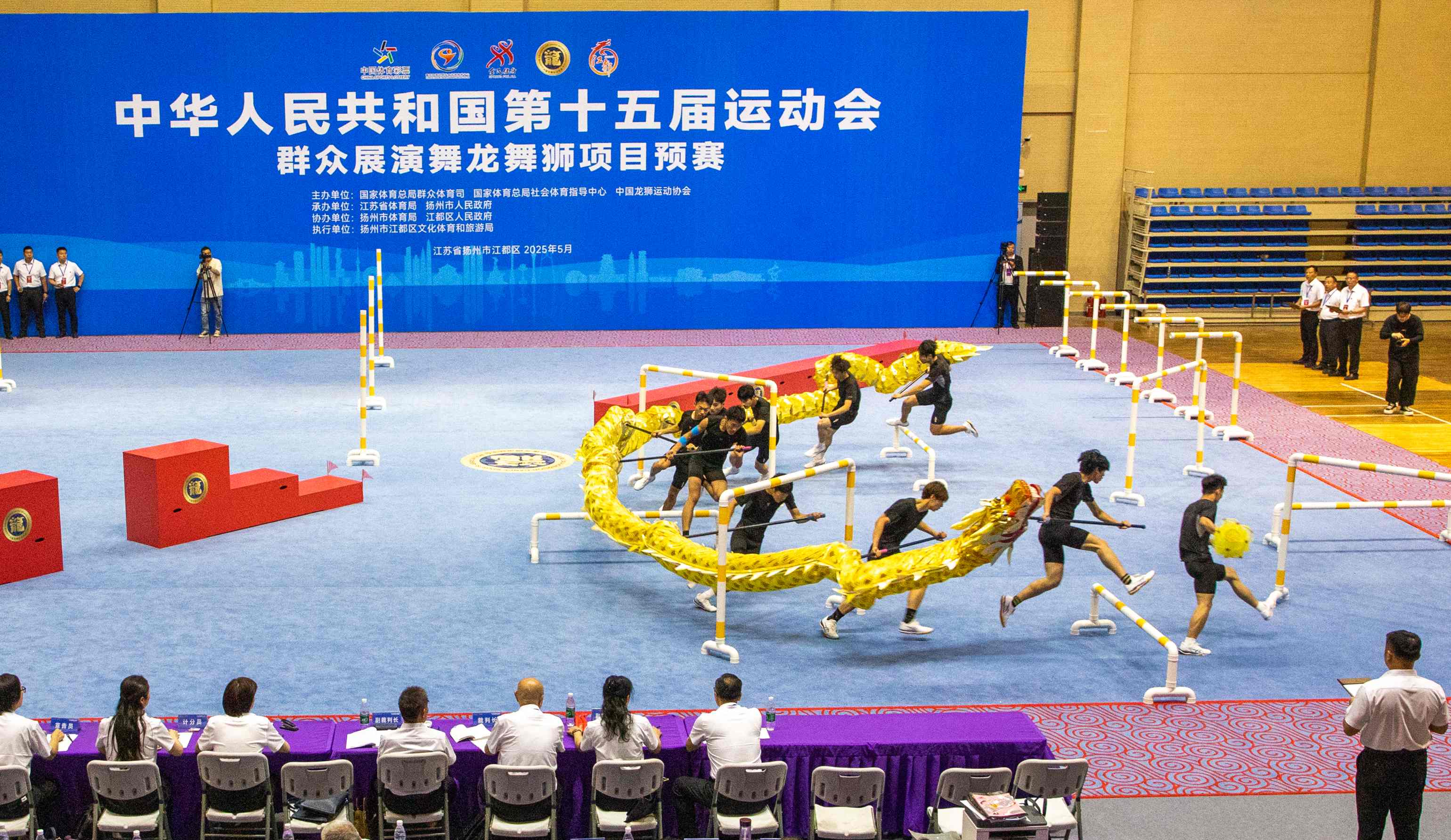 3、舞龙.jpg