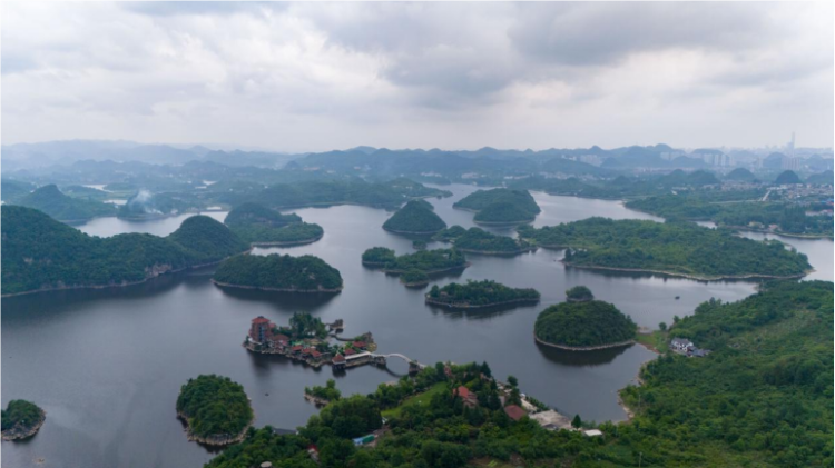 百花湖让贵阳市民享受近处的“诗和远方”。李昊旭 摄