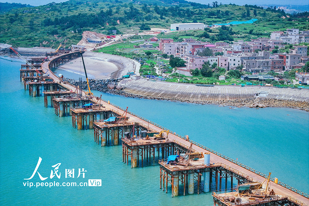 福建惠安：跨海特大桥工程建设正酣
