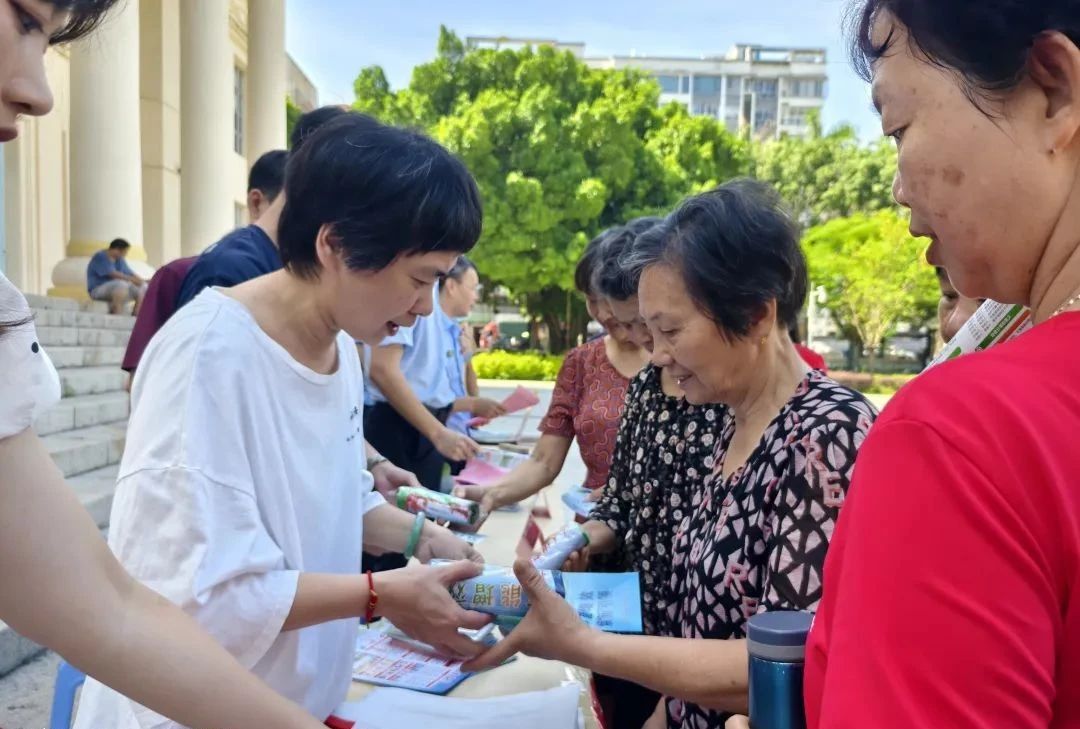 云霄开展全国节能宣传周和全国低碳日主题宣传活动.jpg