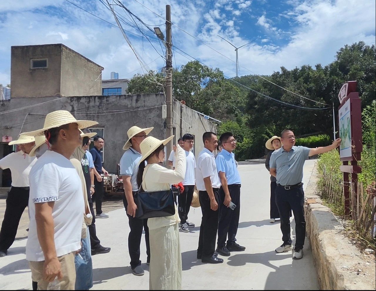云霄东厦：“一线课堂”炼真功！ (1).jpg