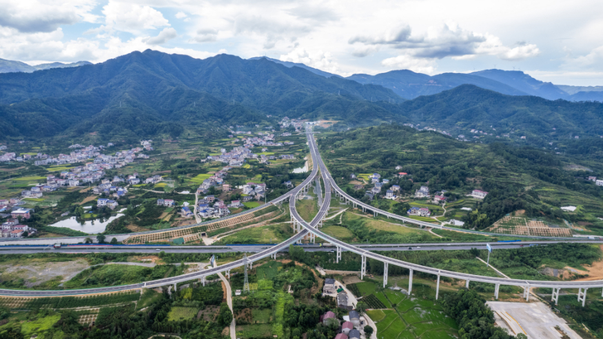 湖南炉慈高速公路建设进入收尾阶段
