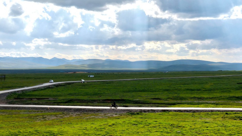 秋风轻抚祁连山