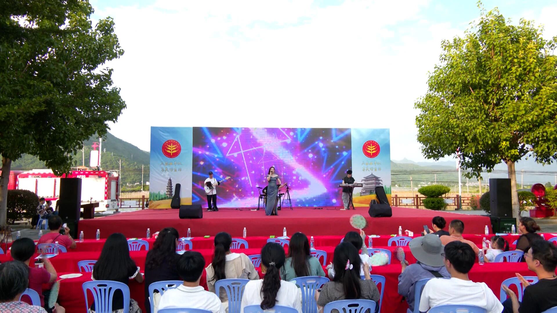 丰收节音乐会现场.jpg