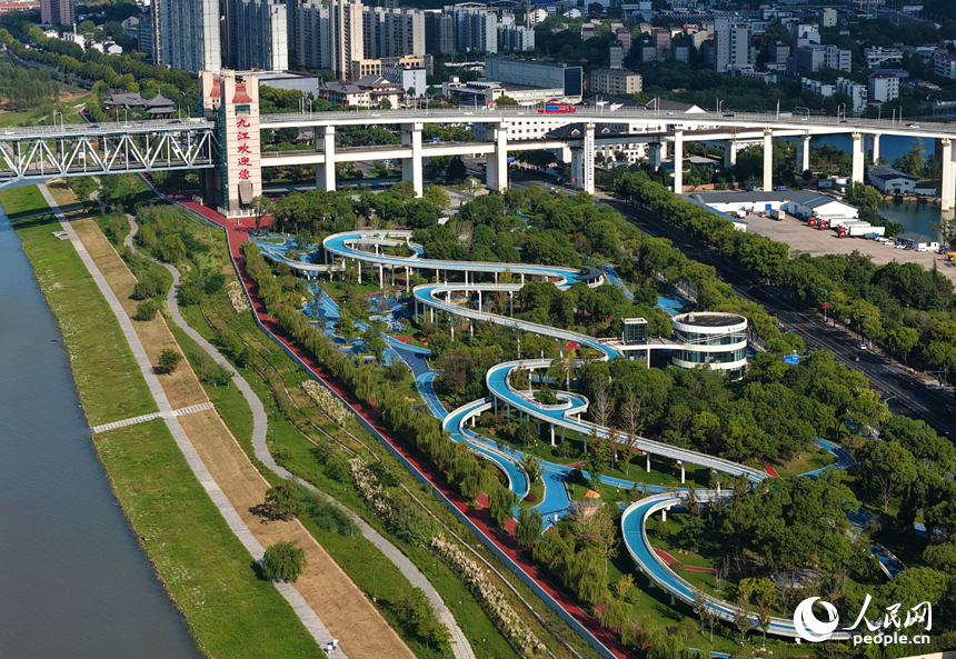 九江市打造“水美、岸美、产业美、环境美”的沿长江、环鄱阳湖“最美岸线”。人民网记者 毛思远摄