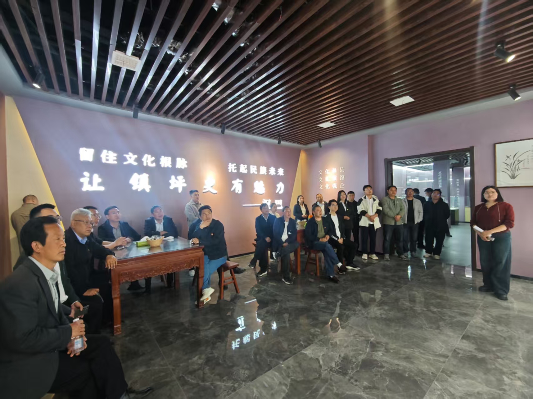 曾家镇组织开展驻村第一书记“组团服务”现场观摩活动.jpg