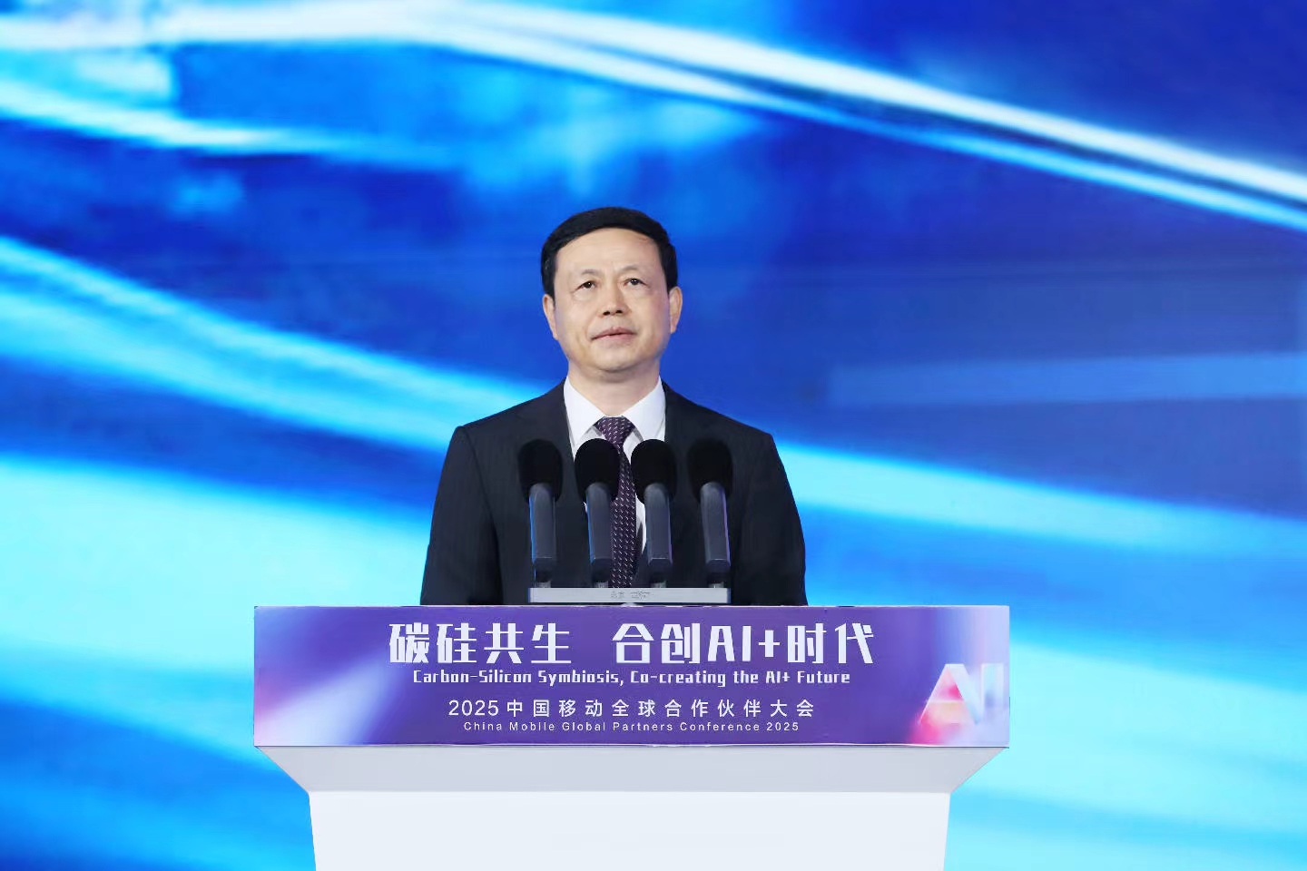 图2：杨杰.jpg