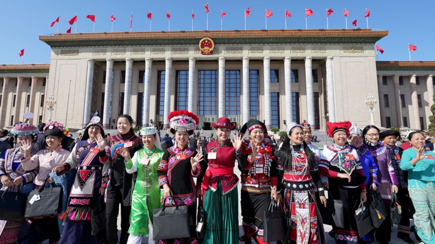 镜观·回响丨巾帼共绘新时代