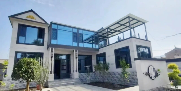 1761032144162320.png 临洮县八里铺镇王家磨村村民王志和新房,缪淑英摄.png