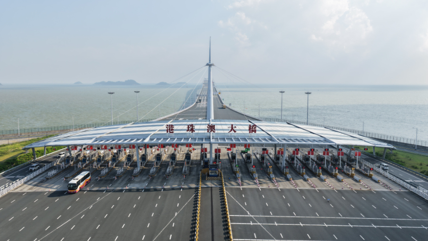聚焦大湾区丨港珠澳大桥开通7周年 客流量超9300万人次