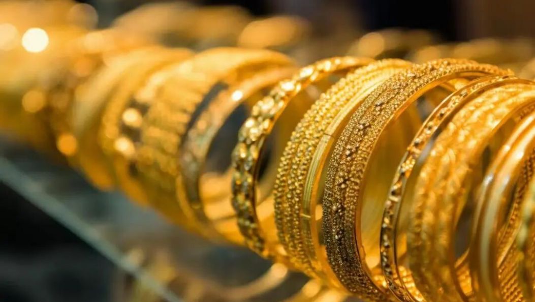 金价出现回调，该不该“抢金”？