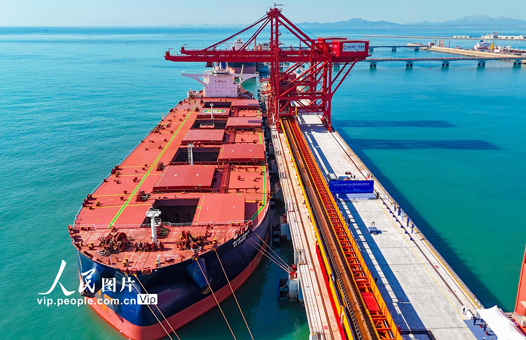 全国首个40万吨干散货数智码头在山东港口青岛港投产【3】