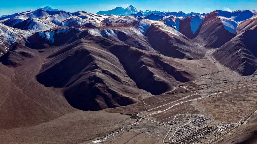 珠峰脚下，他们住进温暖的家