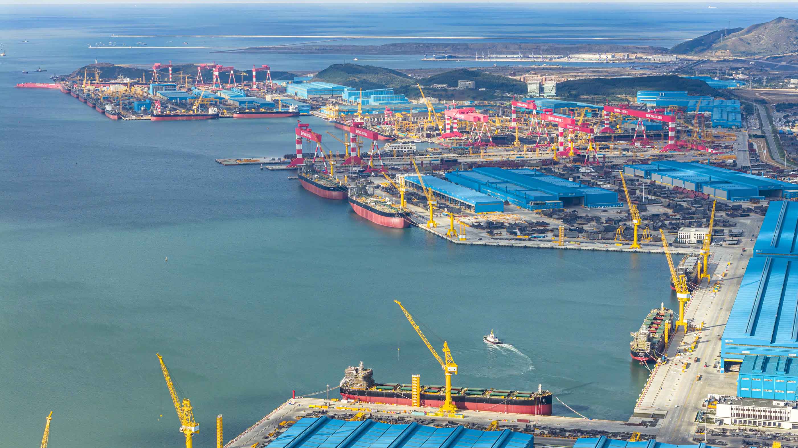 1763963813395719.jpg 图3、恒力重工码头 (孙鹏伟 摄).jpg