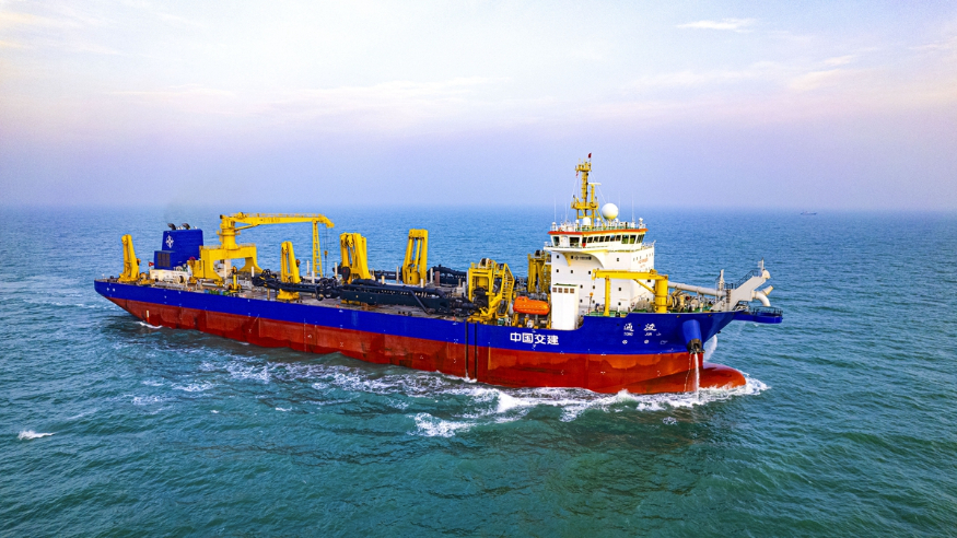 我国自主研发超大型耙吸挖泥船“通浚”轮海试成功