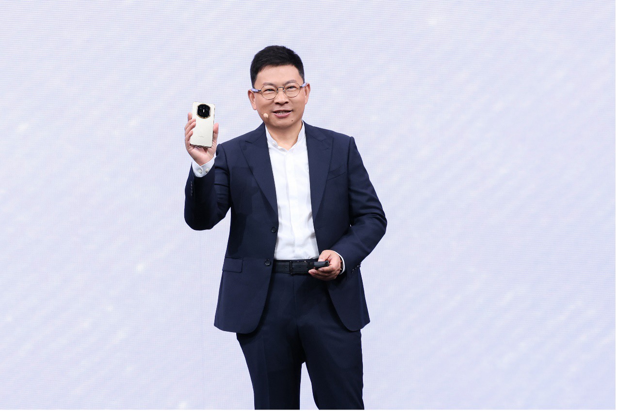 图3：全新一代 折叠屏旗舰HUAWEI Mate X7.jpg