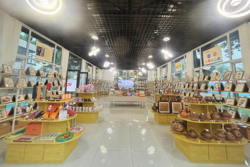 1764145381218901.png 八里铺镇水渠村“陇上·八里乡宿”微字画展销厅.png