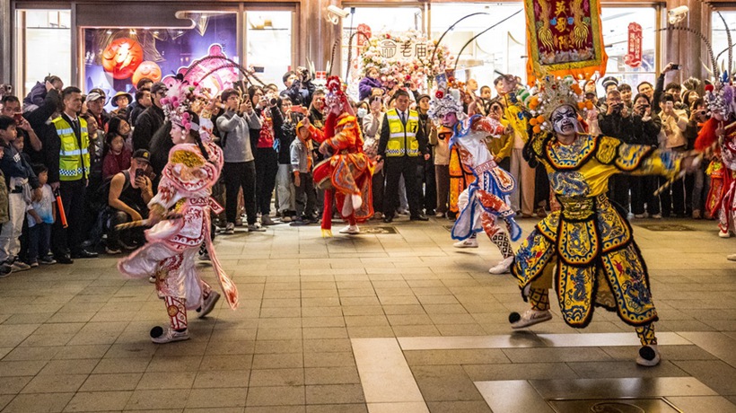 上海：豫园城市非遗季点燃商圈活力