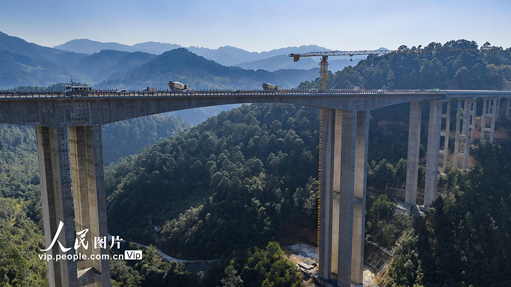 云南文山：那兴高速公路建设有序推进【7】