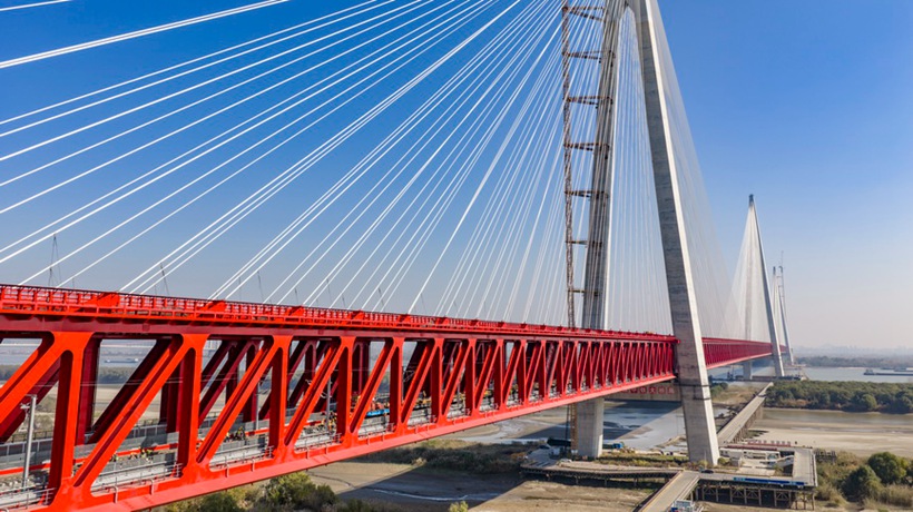 安徽当涂：“钢铁长虹”飞渡长江