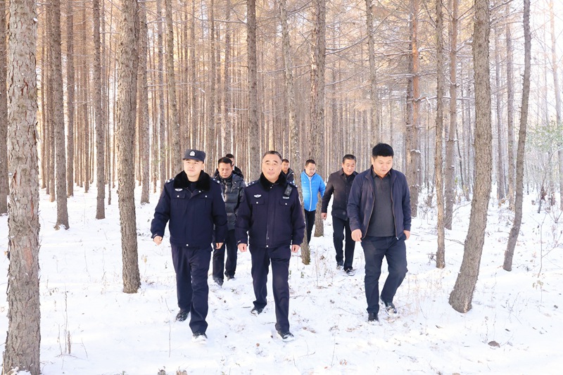 1764828946308401.jpg 二龙山农场巡山清套行动.jpg