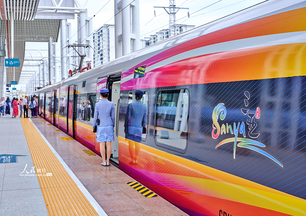 海南三亚:“三乐”主题列车开行一年【2】