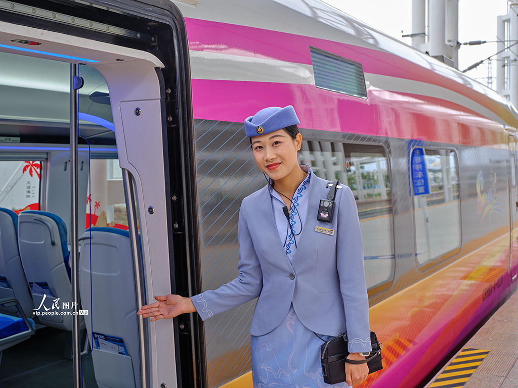 海南三亚:“三乐”主题列车开行一年【4】