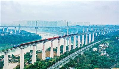 加快西部陆海新通道建设