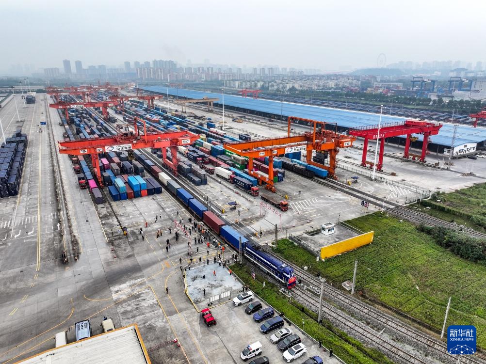 交通运输业当好发展先行官