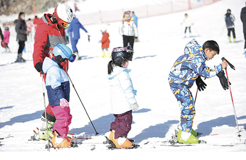 滑雪产业升级 如何跨越雪崩困扰