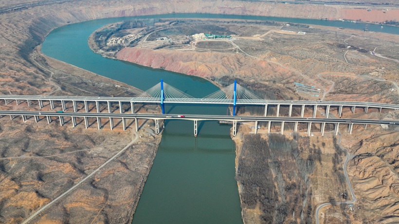 黑山峡黄河特大桥建成通车